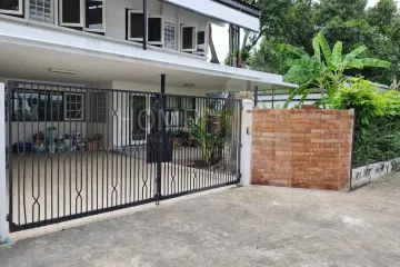 3 Bedroom House for rent in Phra Khanong Nuea, Bangkok near BTS Ekkamai