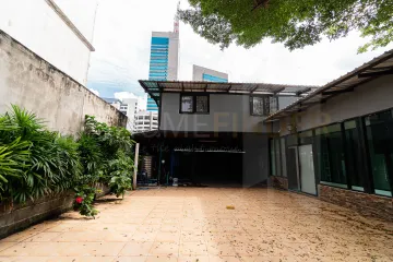 2 Bedroom House for rent in Khlong Tan, Bangkok