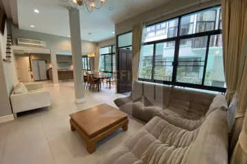 4 Bedroom Townhouse for rent in Phra Khanong, Bangkok near BTS Thong Lo