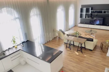 5 Bedroom Townhouse for rent in Bang Phong Pang, Bangkok