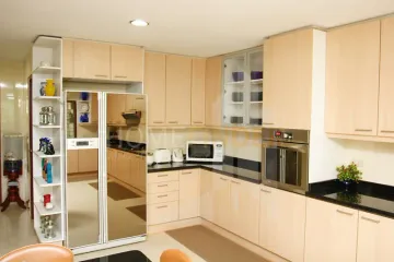 4 Bedroom Condo for rent in Khlong Tan, Bangkok near BTS Phrom Phong
