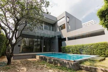 4 Bedroom House for rent in Phra Khanong, Bangkok near BTS Thong Lo