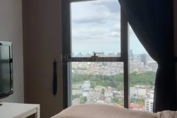 2 Bedroom Condo for sale in Silom, Bangkok near BTS Surasak