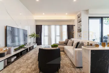 3 Bedroom Condo for sale in Khlong Toei Nuea, Bangkok near MRT Sukhumvit