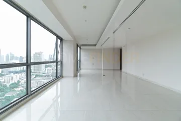 4 Bedroom Condo for sale in Khlong Tan Nuea, Bangkok near BTS Phrom Phong