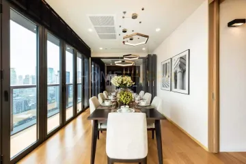 3 Bedroom Condo for sale in Khlong Toei Nuea, Bangkok near MRT Sukhumvit