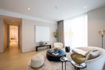 3 Bedroom Condo for sale in Khlong Tan Nuea, Bangkok
