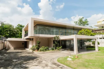 4 Bedroom Office for sale in Khlong Tan Nuea, Bangkok