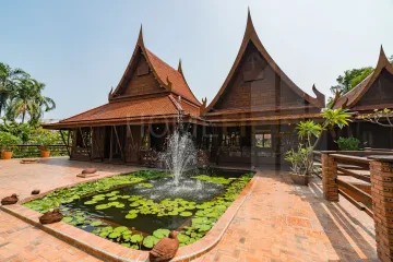 6 Bedroom House for sale in Bang Talat, Nonthaburi near MRT Si Rat