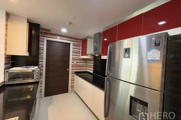 3 Bedroom Condo for rent in Bang Lamphu Lang, Bangkok