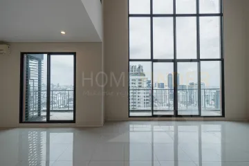4 Bedroom Condo for sale in Makkasan, Bangkok near MRT Phetchaburi