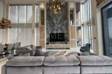 3 Bedroom Condo for sale in Bang Kapi, Bangkok near MRT Phetchaburi