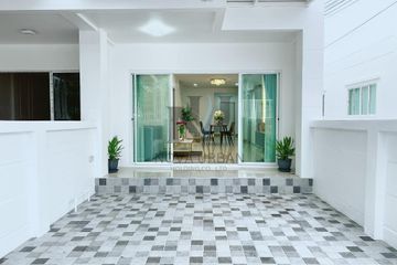 2 Bedroom Townhouse for sale in Nong Prue, Chonburi