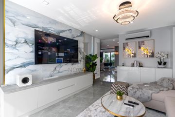 5 Bedroom House for sale in 