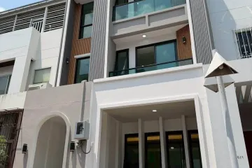 4 Bedroom Townhouse for sale in Phra Khanong Nuea, Bangkok near BTS Phra Khanong