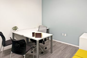 Office for rent in Si Phraya, Bangkok near MRT Sam Yan