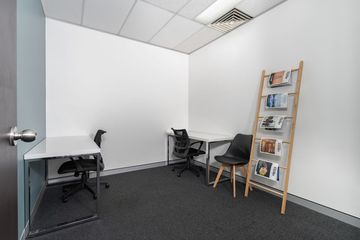 Office for rent in Si Phraya, Bangkok near MRT Sam Yan
