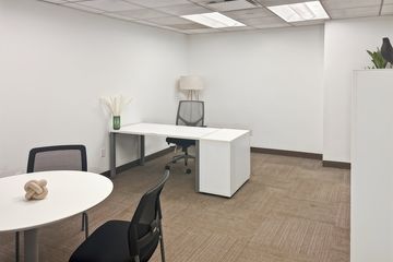 Office for rent in Si Phraya, Bangkok near MRT Sam Yan