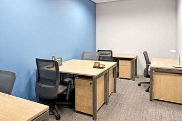 Office for rent in Si Phraya, Bangkok near MRT Sam Yan