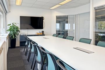Office for rent in Si Phraya, Bangkok near MRT Sam Yan