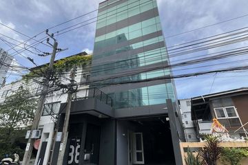 4 Bedroom Commercial for rent in Khlong Tan Nuea, Bangkok