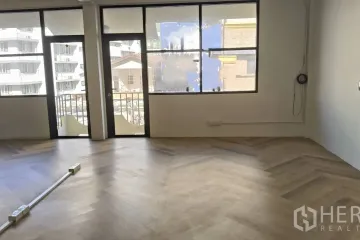 Commercial for rent in Khlong Tan Nuea, Bangkok near BTS Phrom Phong