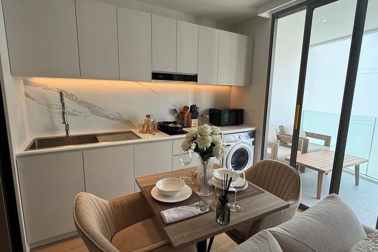 1 Bedroom Condo