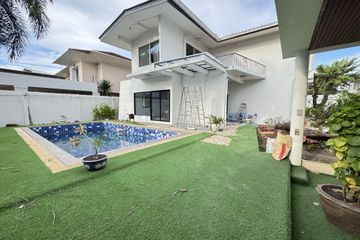 3 Bedroom House for rent in Phra Khanong Nuea, Bangkok near BTS Phra Khanong