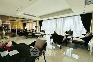3 Bedroom Condo for rent in Wat Phraya Krai, Bangkok