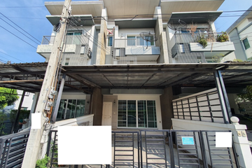 3 Bedroom Townhouse for sale in Hua Mak, Bangkok