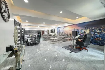 2 Bedroom Condo for sale in Ruamchok Condo View, Nong Prue, Chonburi