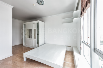 2 Bedroom Condo for sale in Baan Sathorn Chaopraya, Khlong Ton Sai, Bangkok near BTS Krung Thon Buri