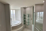 4 Bedroom Condo for rent in Watermark Chaophraya River, Bang Lamphu Lang, Bangkok