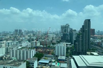 2 Bedroom Condo for sale in Life Ratchadapisek, Huai Khwang, Bangkok near MRT Huai Khwang