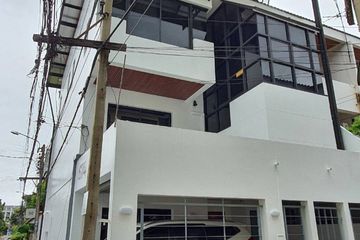 2 Bedroom Townhouse for rent in Khlong Tan Nuea, Bangkok