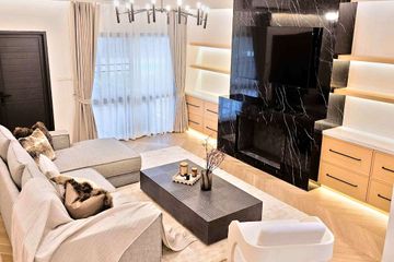 5 Bedroom Townhouse for Sale or Rent in Phra Khanong, Bangkok near BTS Phra Khanong