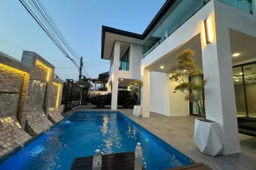 5 Bedroom Villa for sale in Chonburi