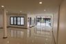 3 Bedroom Townhouse for sale in Khlong Chan, Bangkok