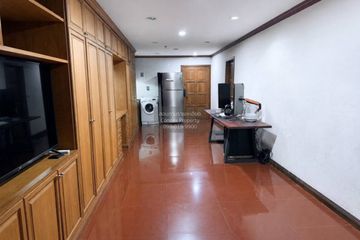 1 Bedroom Condo for sale in Silom, Bangkok near BTS Saphan Taksin