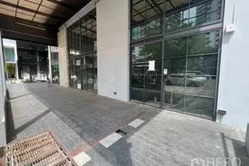 Commercial for rent in Khlong Tan Nuea, Bangkok