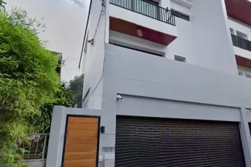 3 Bedroom Townhouse for rent in Phra Khanong Nuea, Bangkok