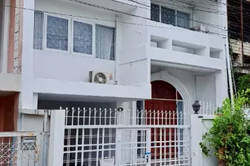 5 Bedroom Townhouse for rent in Khlong Tan Nuea, Bangkok