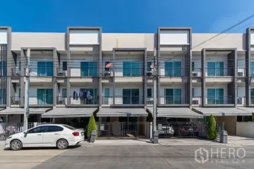 3 Bedroom Townhouse for Sale or Rent in Phra Khanong Nuea, Bangkok near BTS On Nut