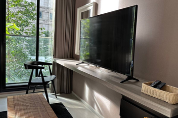 1 Bedroom Condo for sale in Noble Ploenchit, Lumpini, Bangkok near BTS Ploen Chit