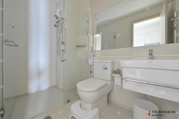 1 Bedroom Condo for sale in Life One Wireless, Lumpini, Bangkok near BTS Ploen Chit