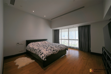 3 Bedroom Condo for sale in Le Raffine Sukhumvit 24, Khlong Tan, Bangkok near BTS Phrom Phong