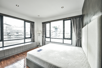 2 Bedroom Condo for sale in Baan Piya Sathorn, Thung Maha Mek, Bangkok near BTS Sala Daeng
