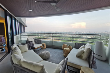 4 Bedroom Condo for sale in Royal River Place, Bang Phong Pang, Bangkok