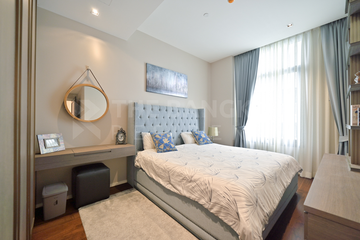 1 Bedroom Condo for sale in The Diplomat 39, Khlong Tan Nuea, Bangkok near BTS Phrom Phong