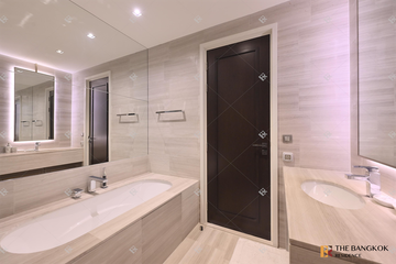 1 Bedroom Condo for rent in The Diplomat 39, Khlong Tan Nuea, Bangkok near BTS Phrom Phong
